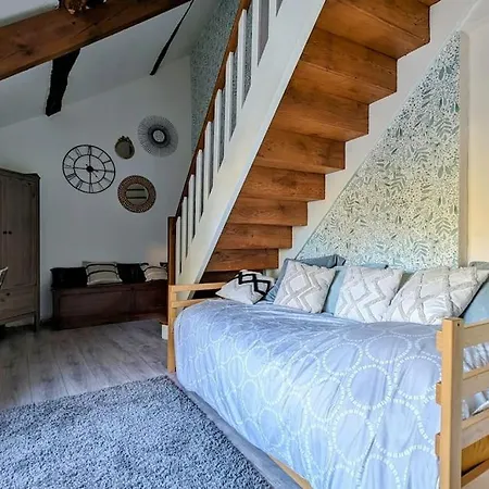 Douceur De Vivre Au Bord De L'avre *