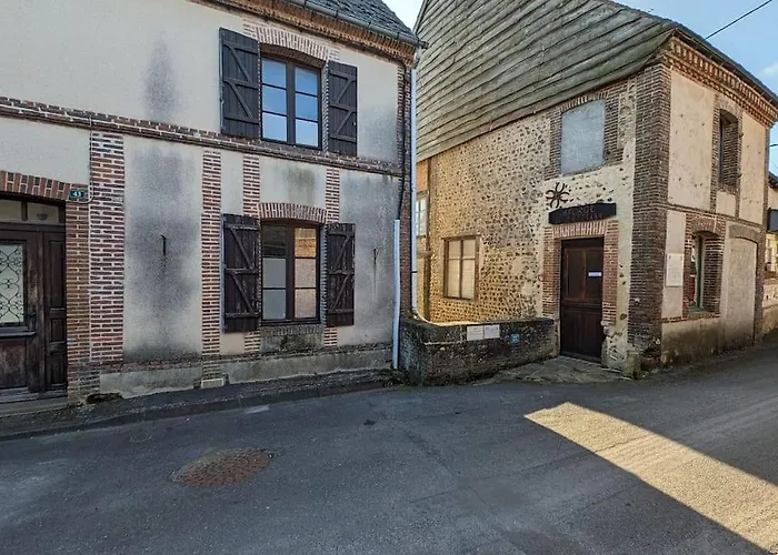 Douceur De Vivre Au Bord De L'avre Chennebrun