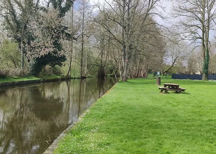 Douceur De Vivre Au Bord De L'avre Hébergement de vacances *