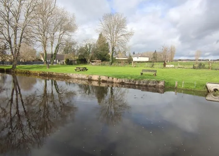 Douceur De Vivre Au Bord De L'avre Hébergement de vacances